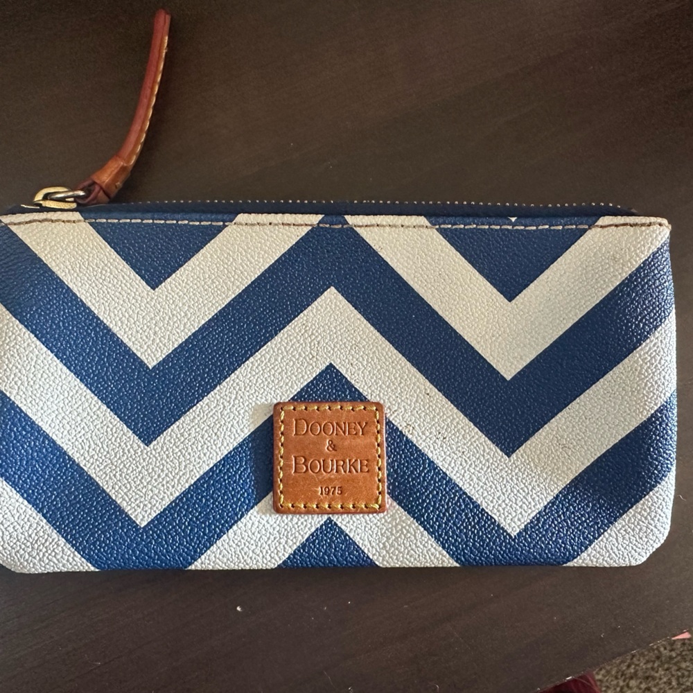 Dooney & Bourke